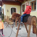 Baby- Und Kinderbauernhof Montaning Διαμέρισμα *