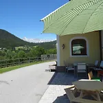 Baby- Und Kinderbauernhof Montaning