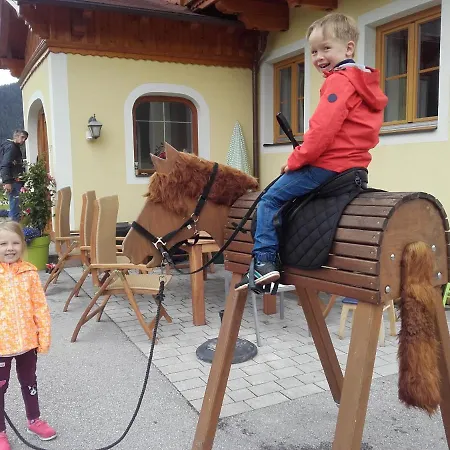 Baby- Und Kinderbauernhof Montaning Apartament *