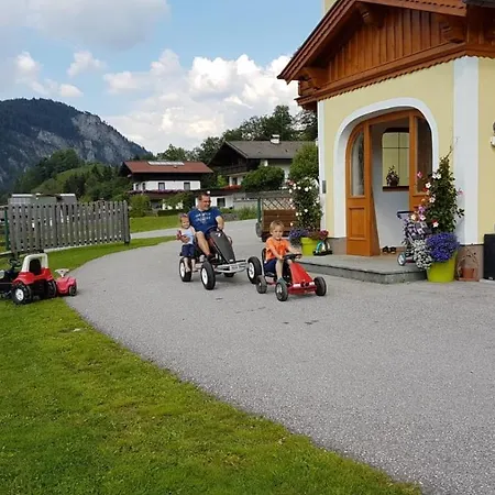 Apartment Baby- Und Kinderbauernhof Montaning *