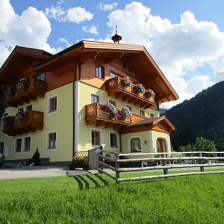 Baby- Und Kinderbauernhof Montaning