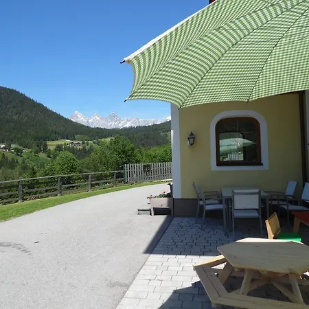 Baby- Und Kinderbauernhof Montaning