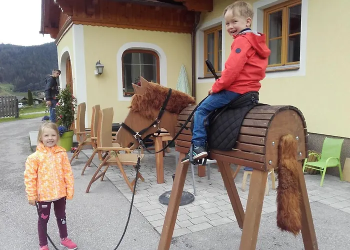 Baby- Und Kinderbauernhof Montaning アパート *